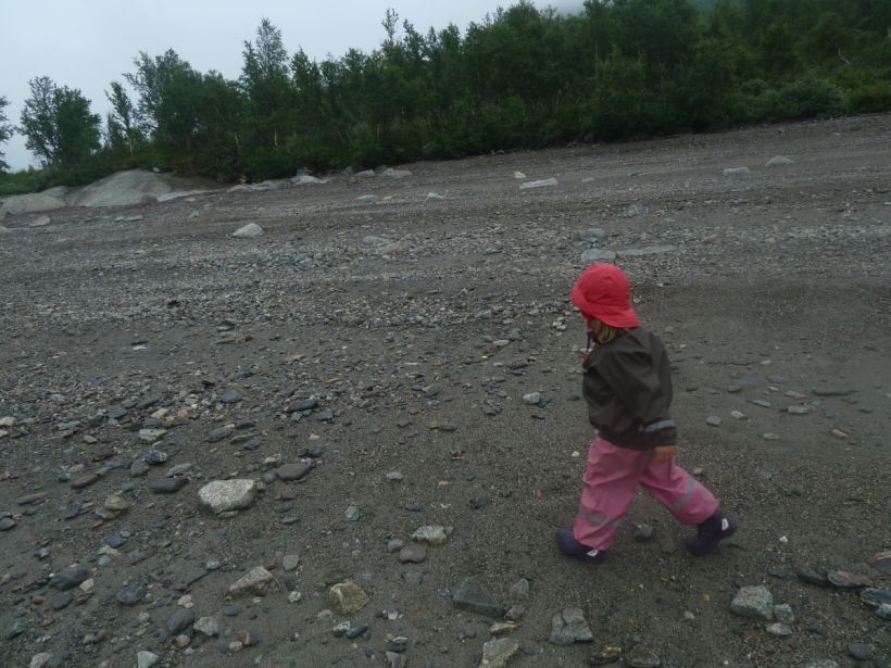 jente på strand